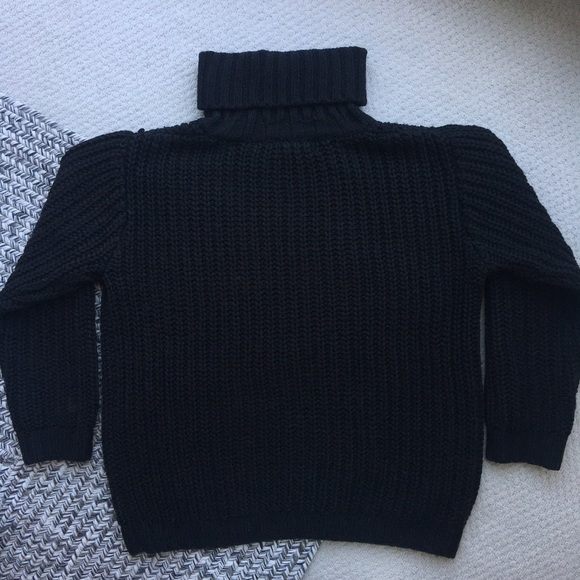 MINKPINK - Oversized Knit Turtleneck - Picture 3 of 6